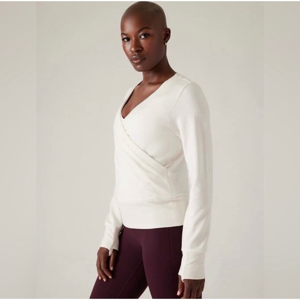 Athleta Coaster Luxe V-Neck Wrap Sweatshirt Cream White Thumbhole Small S